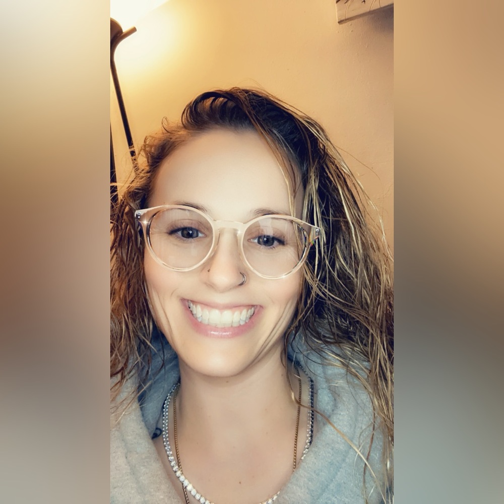 Meet your Posher, Danyelle